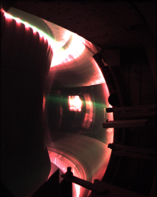 One of UIUC's liquid lithium plates running inside the EAST device in China in January. It shows a nice example of what a liquid metal system looks like inside a reactor.