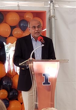 NPRE dept. head Rizwan Uddin speaks at the ceremony.